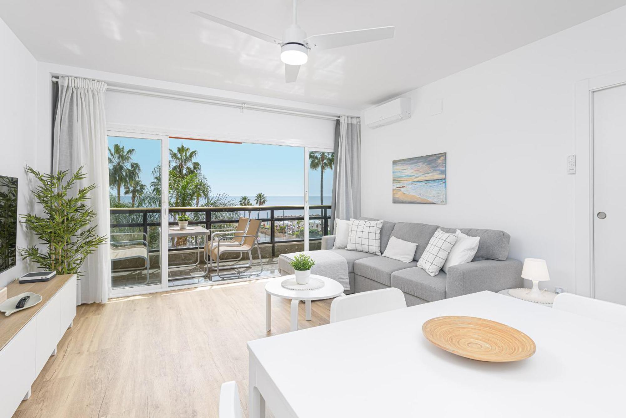 Appartamento Amazing Carihuela View & Parking Torremolinos Esterno foto