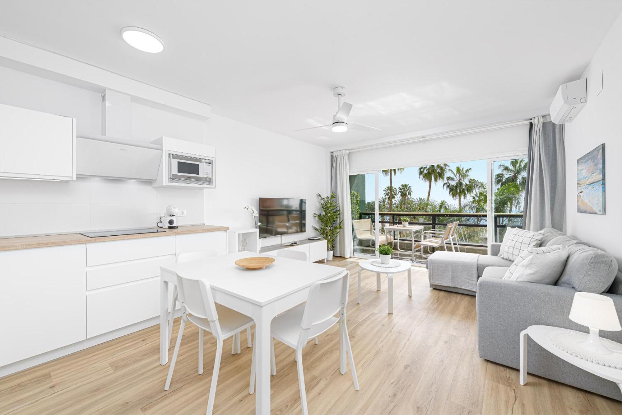 Appartamento Amazing Carihuela View & Parking Torremolinos Esterno foto