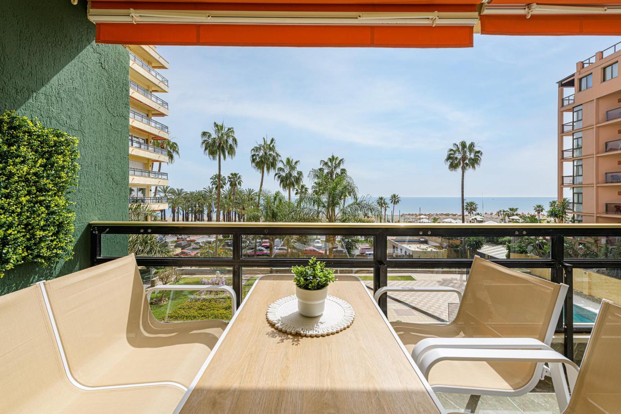 Appartamento Amazing Carihuela View & Parking Torremolinos Esterno foto