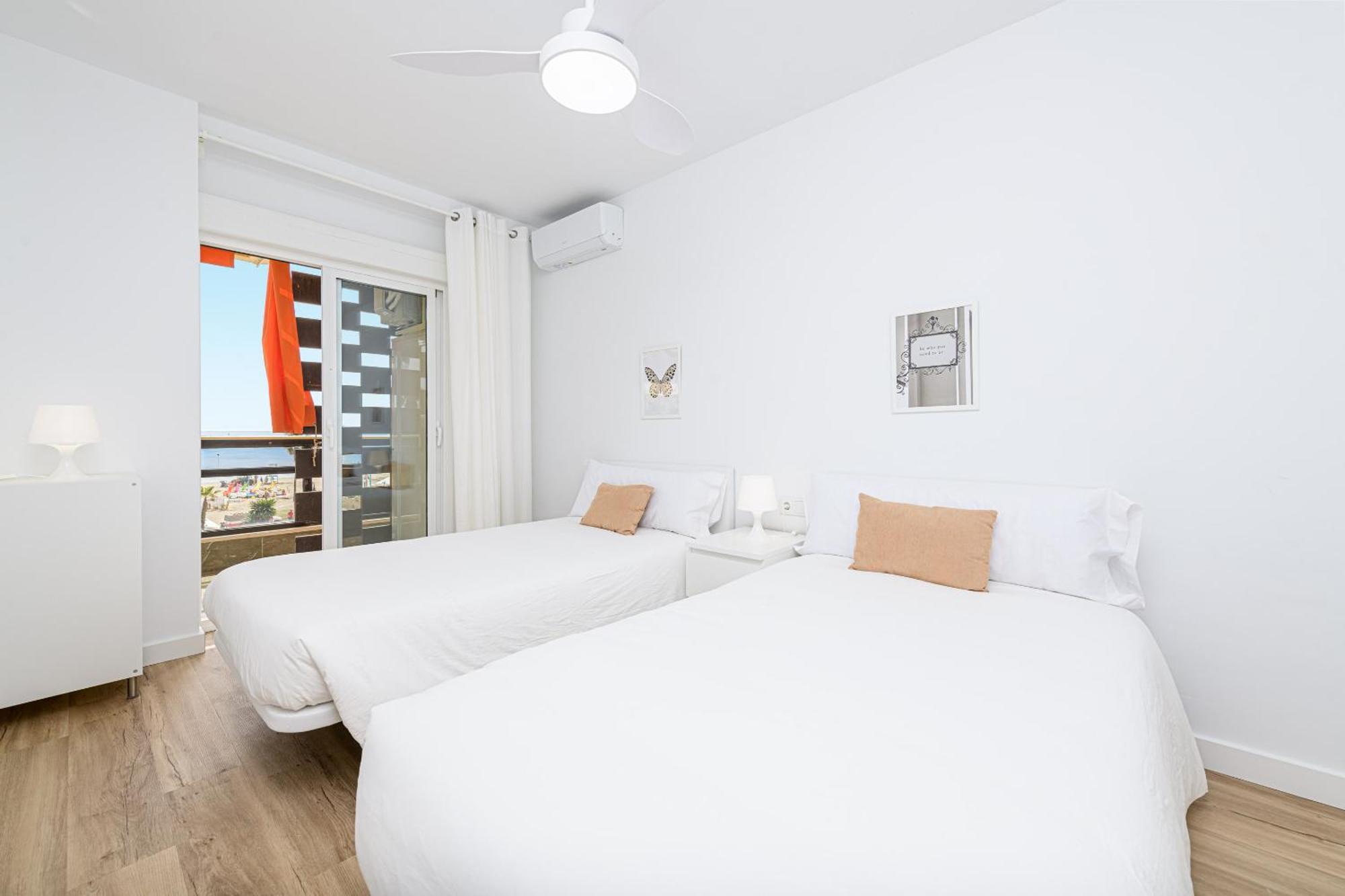 Appartamento Amazing Carihuela View & Parking Torremolinos Esterno foto