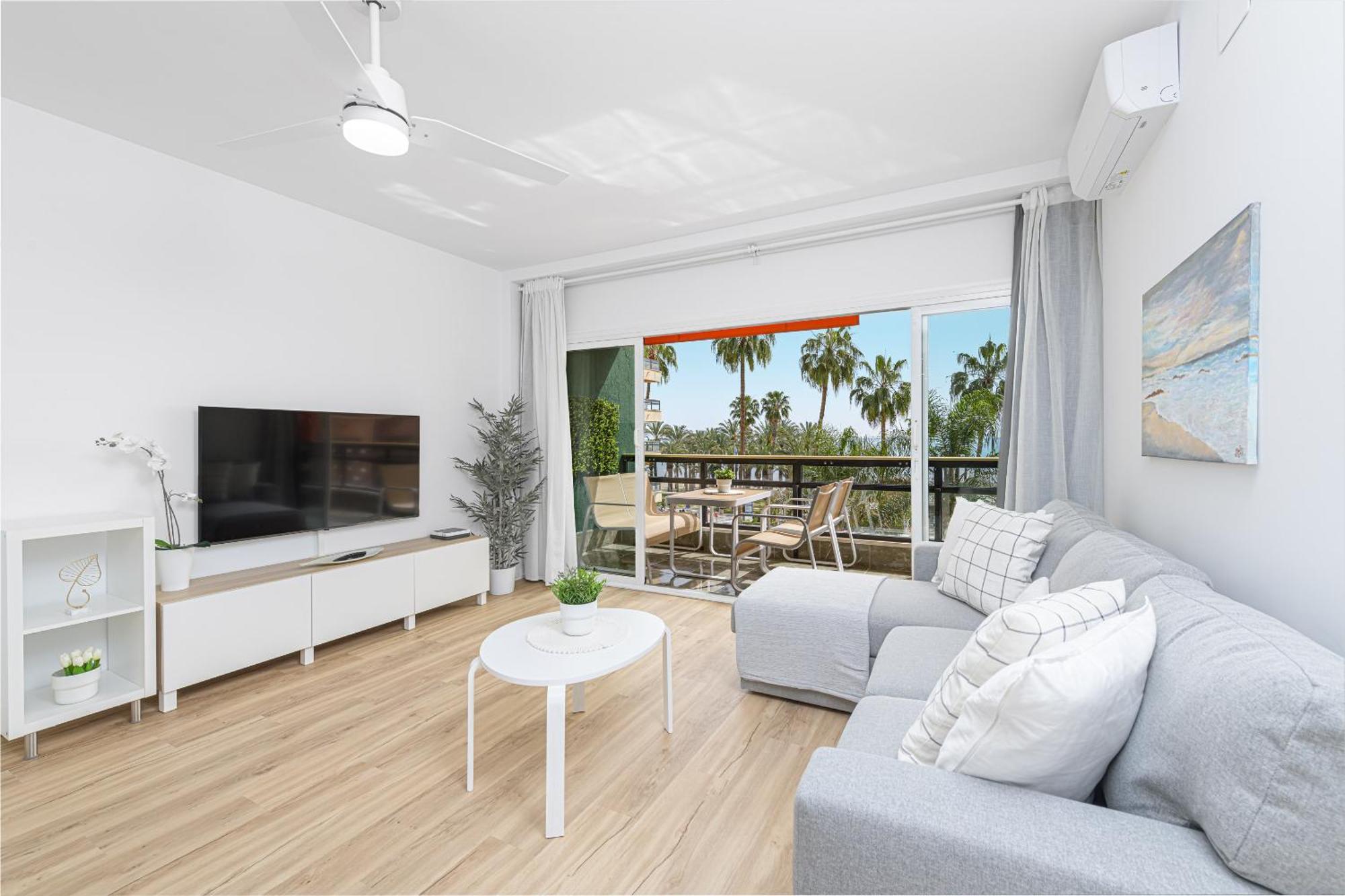 Appartamento Amazing Carihuela View & Parking Torremolinos Esterno foto